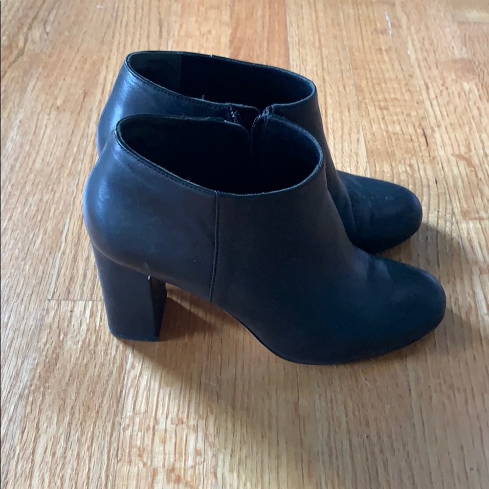 Via Spiga Booties 6.5 black leather